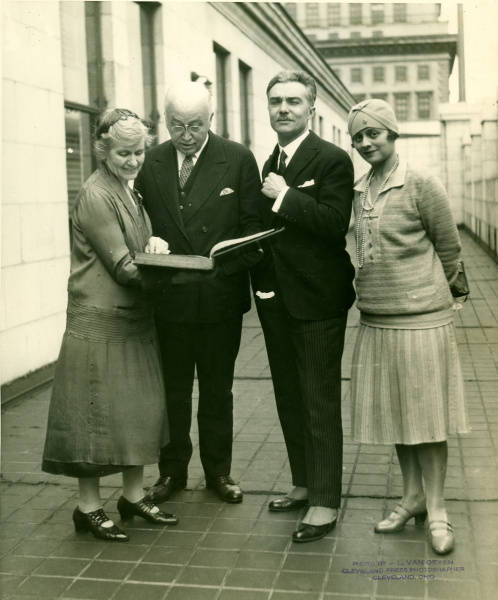 Linda Eastman, 1928, with visitors from Bibliotheque Nationale